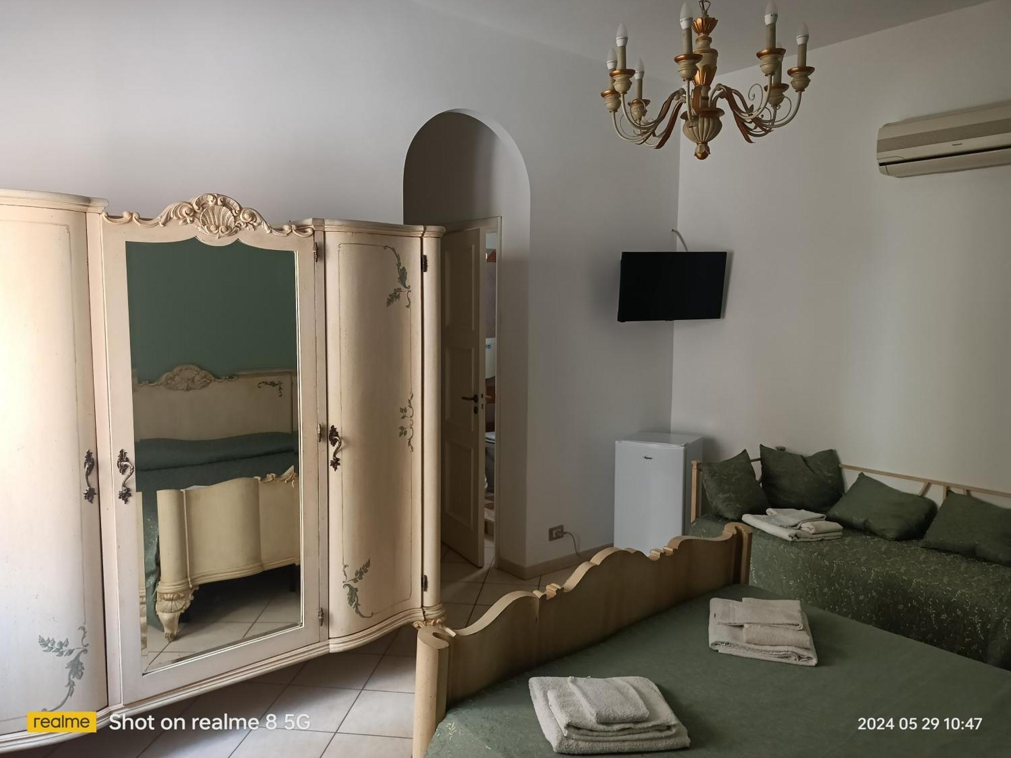 Almaran B&B Trapani Port & City Exteriör bild