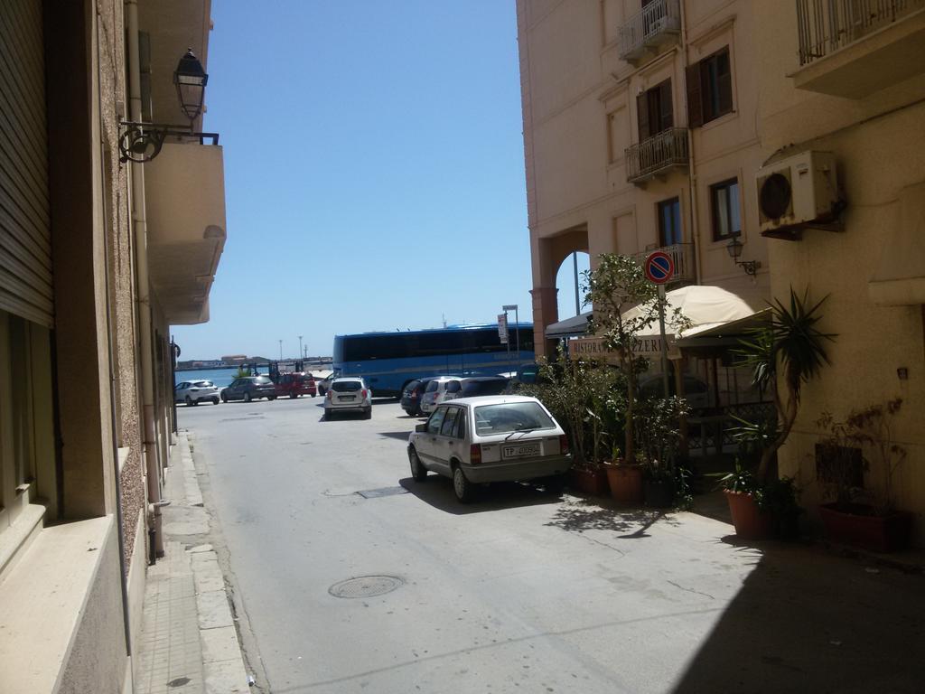 Almaran B&B Trapani Port & City Exteriör bild